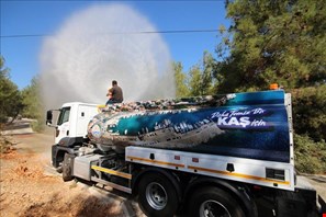 Kaş Belediyesine tam donanımlı su tankeri 